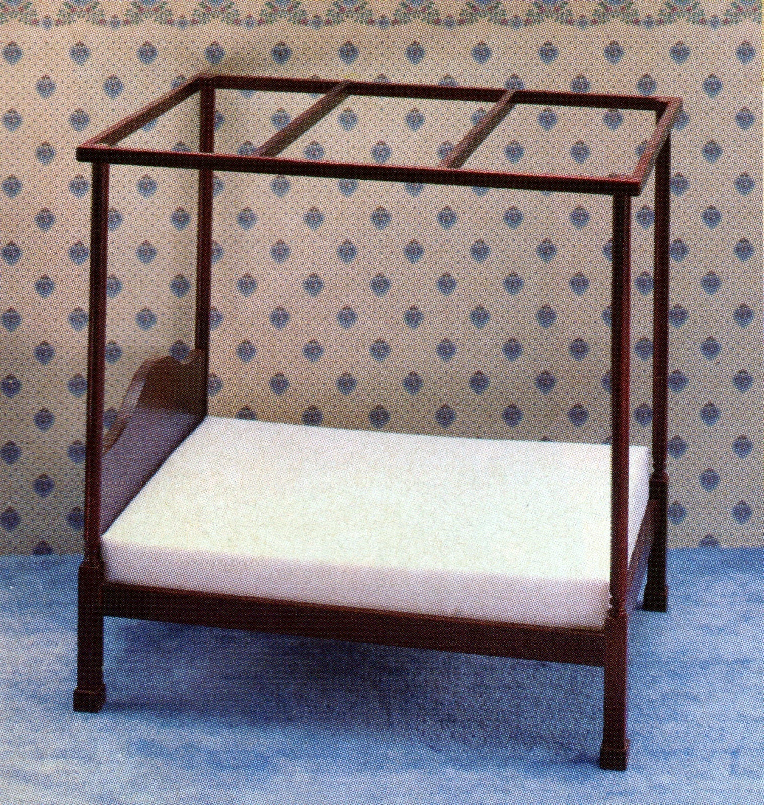 * hand made ୨୧ * miniature 小さなベッド Miniature bed for dollhouse or roombox 1/16 scale with the